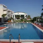 מלון On 3*