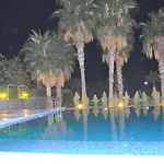 מלון On 3*